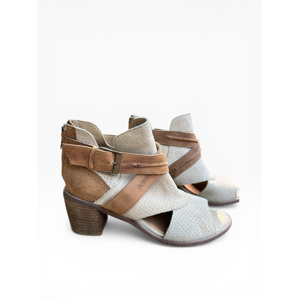 Roan‎ Women's Natalie Leather Sandal Heels Size 8 GORGEOUS Straps Adjustable
